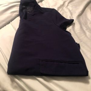 2 size medium figs tops in great condition no stains or rips